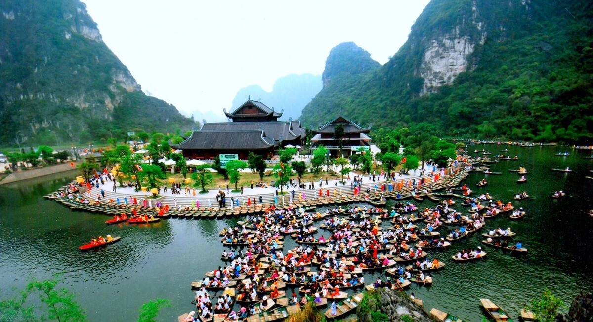 A more active Ninh Binh full day tour with history, hiking, and river caves