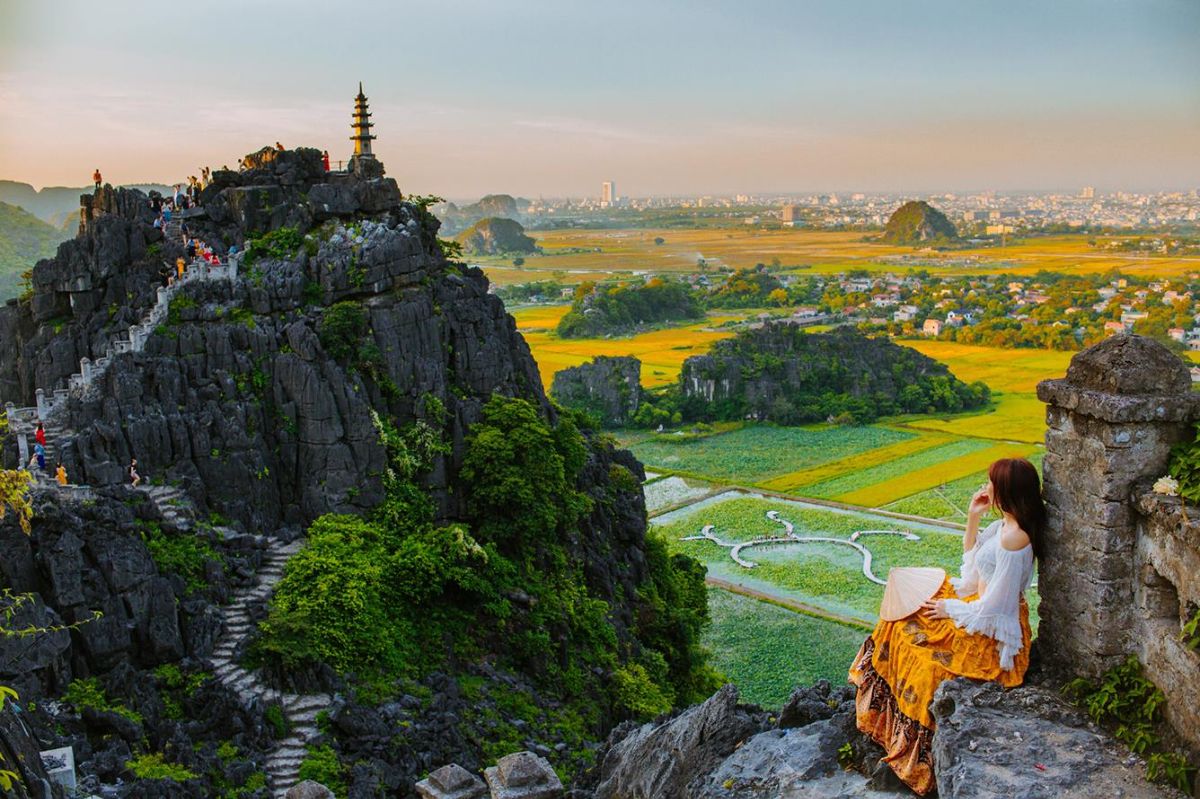 Mua Caves offers iconic views on any Ninh Binh full day tour