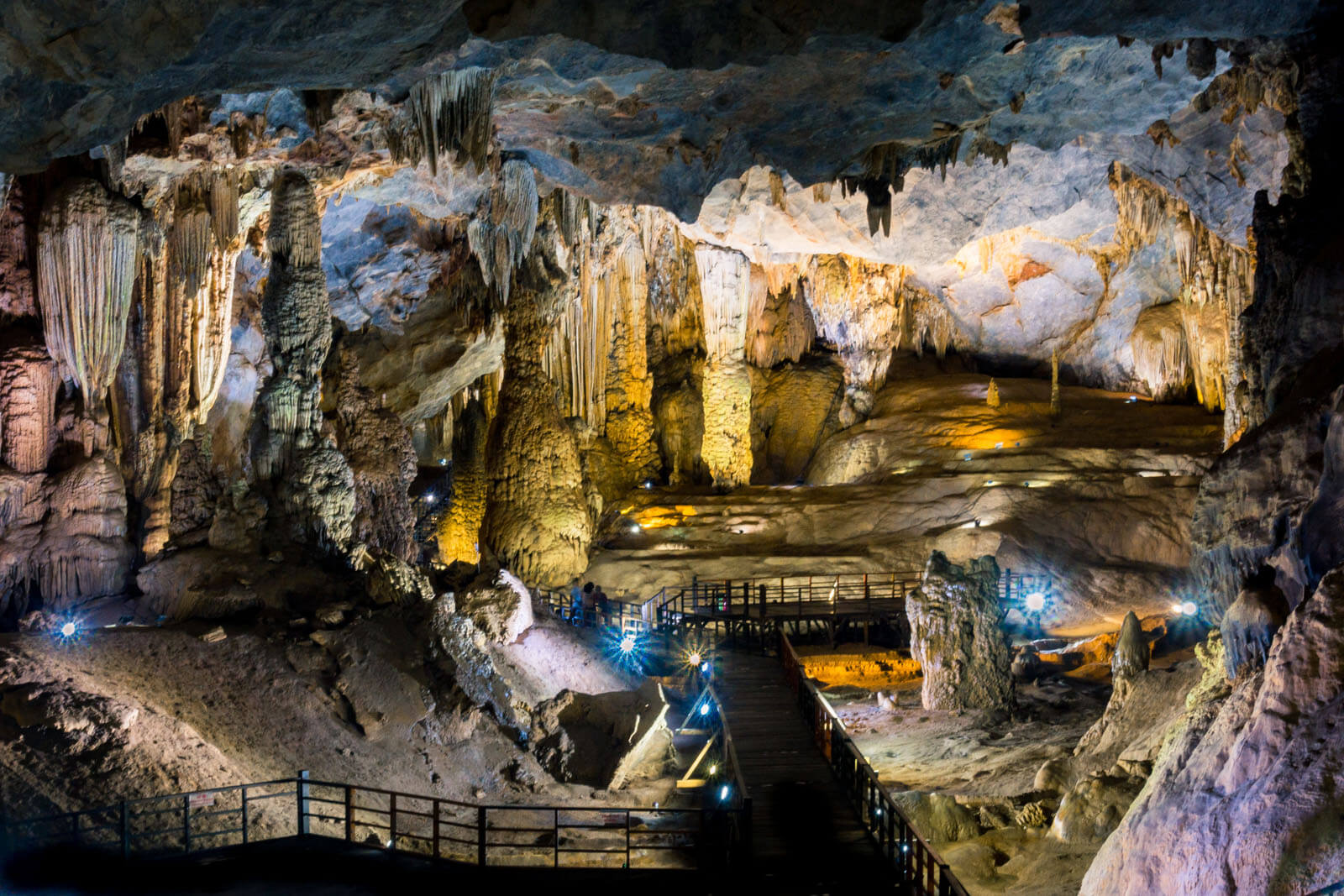 Phong Nha Cave Tour: Discover Vietnam’s Underground Wonder 4 The ideal time to visit Phong Nha Cave is during the dry season