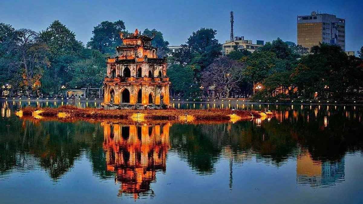 Hanoi embodies Vietnam’s location in the north, rich in history and seasonal 