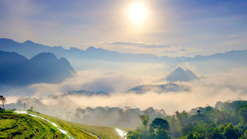 Scenic start to your Vietnam trekking tour from Hanoi to Pu Luong