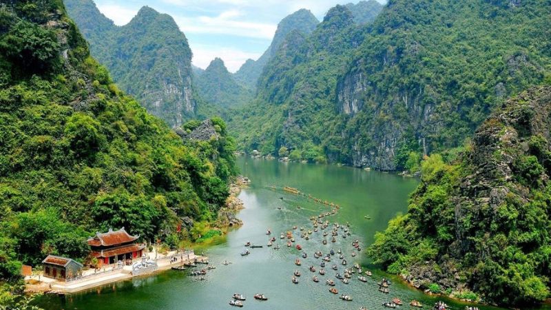 Vietnam Cambodia tour highlights: explore Vietnam’s most iconic cities and landscapes