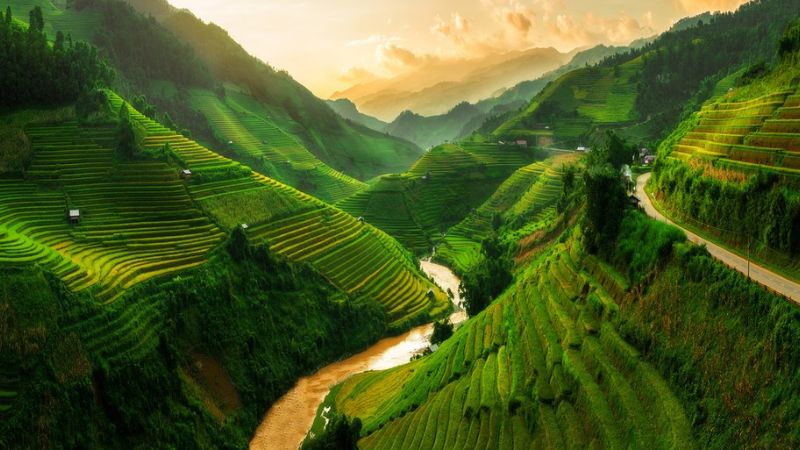 Vietnam Northern Travel: Discover Lao Cai’s Y Ty clouds and vibrant Bac Ha market