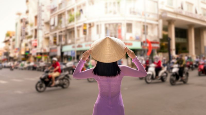Food safety and dining tips help travelers enjoy the best local food Ho Chi Minh with confidence and cultural respect