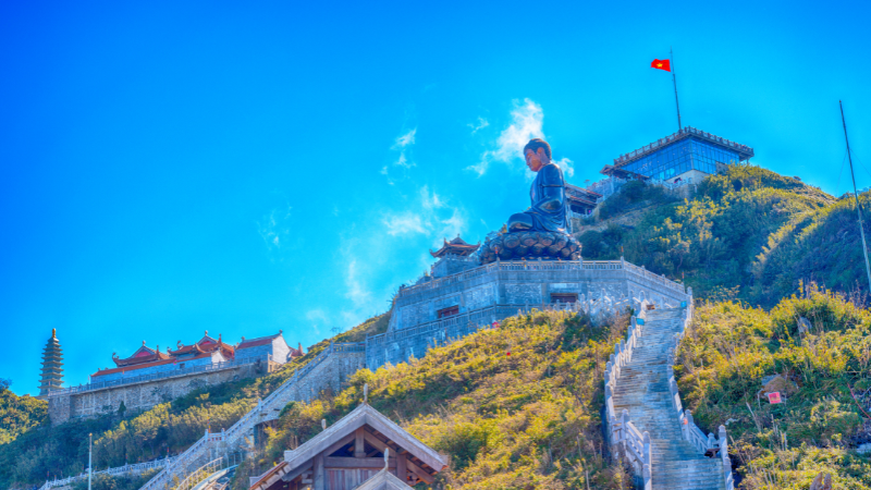 How to go to Sapa Vietnam: The easiest route starts from Hanoi and takes you straight to the mountains