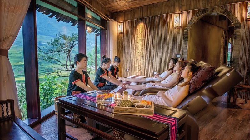 Things to do in Sapa: relax with a traditional Red Dao herbal bath
