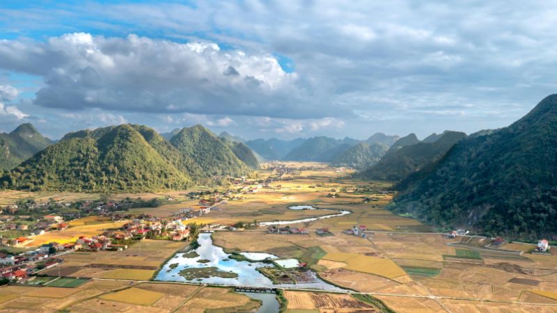 Tourist Spots in Northern Vietnam 9