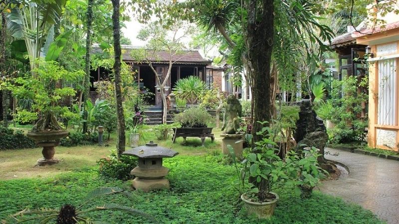 Best Restaurants in Hue Vietnam: A Flavorful Journey Through the Imperial City 2 Traditional Hue garden house serving royal-style meals – one of the best restaurants in Hue Vietnam