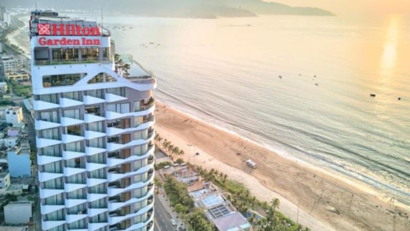 Hilton Danang — where the Han River meets luxury. Stay steps away from Dragon Bridge, Han Market & My Khe Beach