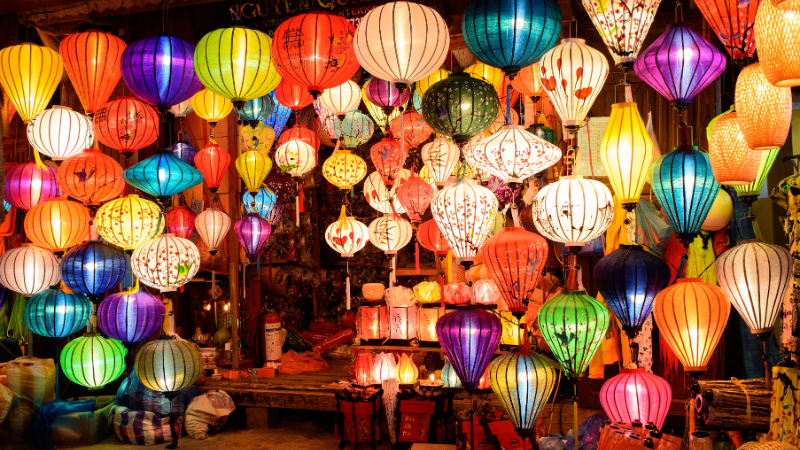 Best time to visit Vietnam Hoi An – lantern festival in the ancient town