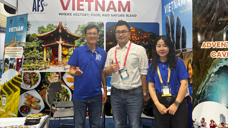 AFS Travel staff introducing Vietnam’s tourism strengths at PATA Travel Mart 2025 (Source: AFS Travel)