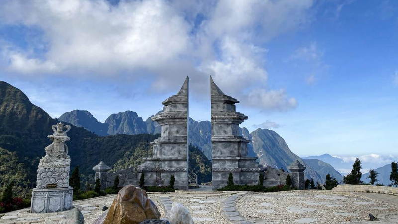 destinations to visit in Sapa Heaven’s Gate panoramic mountain viewpoint