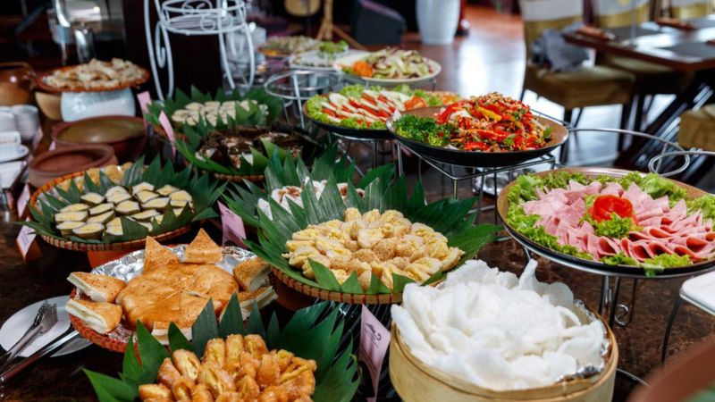 Paradise Delight Cruise Halong Bay: A Luxurious Dining Voyage Across the Wonder Bay 5 Buffet station aboard Paradise Delight Cruise Halong Bay with diverse menu options