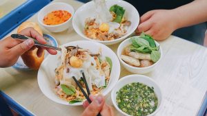 ĂN GÌ Ở ĐÀ LẠT ? 1 Bánh Ướt Lòng Gà Đà Lạt