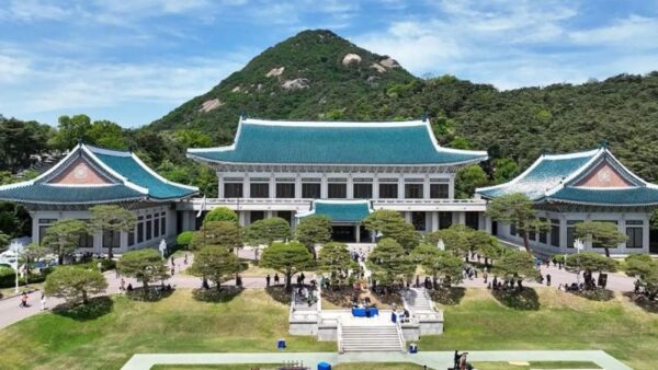 KHÁM PHÁ MÙA THU HÀN QUỐC: HÀ NỘI - SEOUL - EVERLAND - ĐẢO NAMI 5N4Đ 12 Nha xanh – Dinh Tong thong