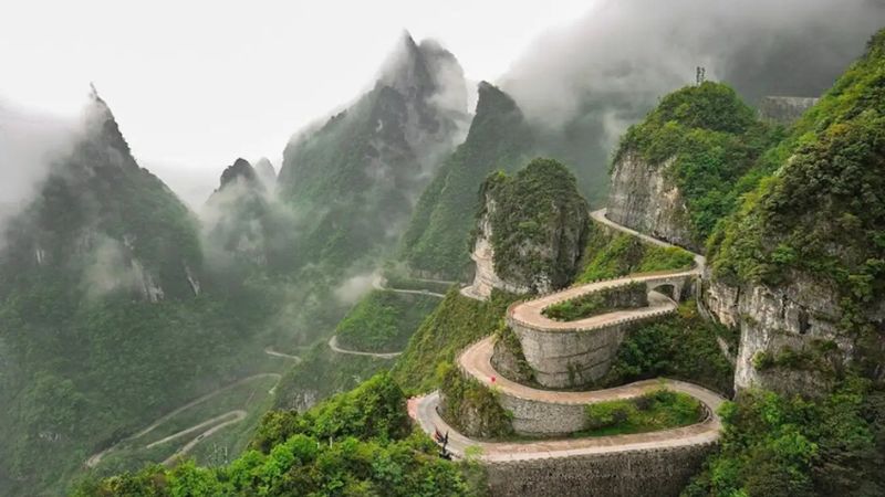 HÀ NỘI – TRƯƠNG GIA GIỚI - PHƯỢNG HOÀNG CỔ TRẤN – MIÊU TRẠI MẶC NHUNG - THIÊN MÔN SƠN 10 1 7