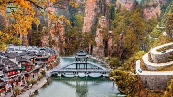 HÀ NỘI – TRƯƠNG GIA GIỚI - PHƯỢNG HOÀNG CỔ TRẤN –  MIÊU TRẠI MẶC NHUNG - THIÊN MÔN SƠN