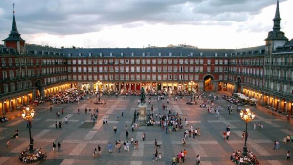 Quang truong Plaza Mayor