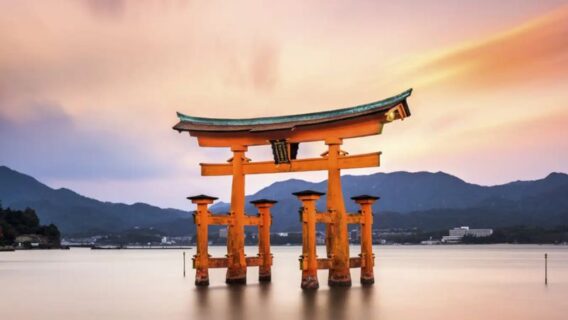 Vẻ đẹp siêu thực tại đền Itsukushima