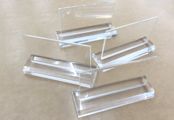 Bảng mica để bàn