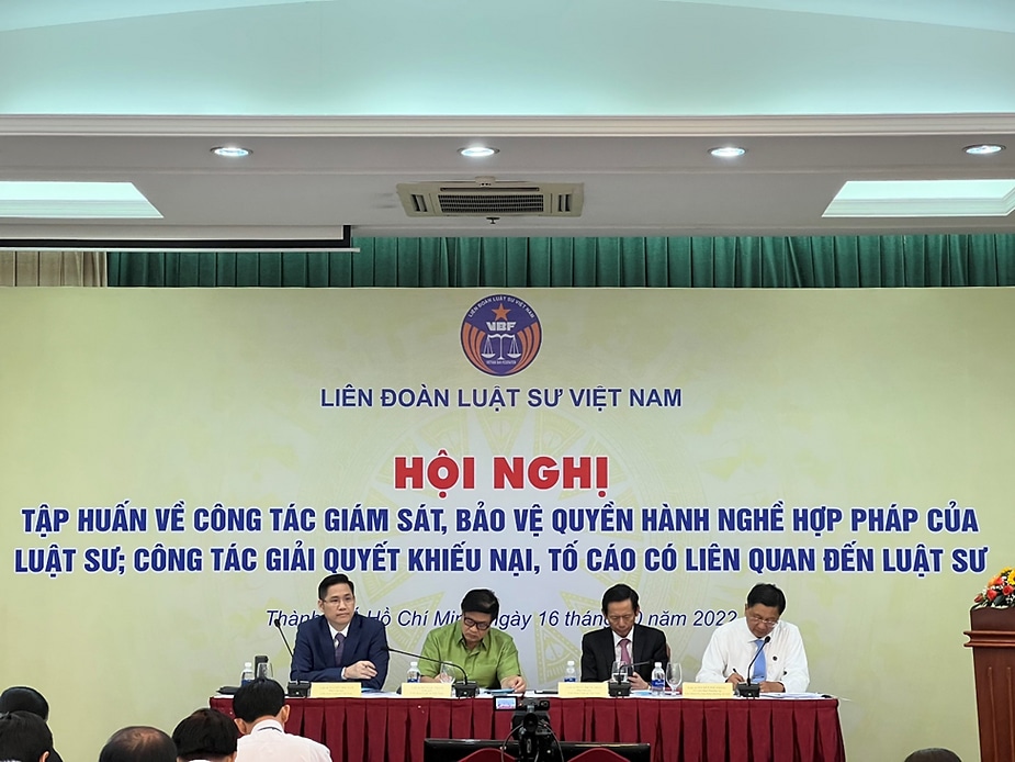 Hội nghị " tập huấn về công tác GS ,BVQL Luật sư ; giải quyết KNTC có liên quan đến Luật sư 1 0536cb 2280050f2a21429591ab2778c42e6534mv2 1