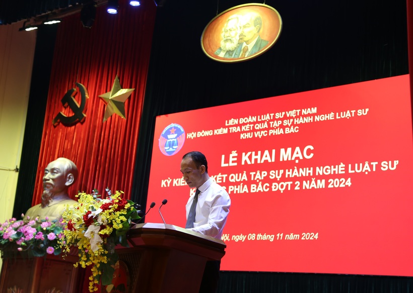 Luật sư Nguyễn Xuân Anh, Chánh Văn phòng Liên đoàn Luật sư Việt Nam công bố Quyết định thành lập Hội đồng kiểm tra kết quả tập sự hành nghề Luật sư đợt 2 năm 2024.