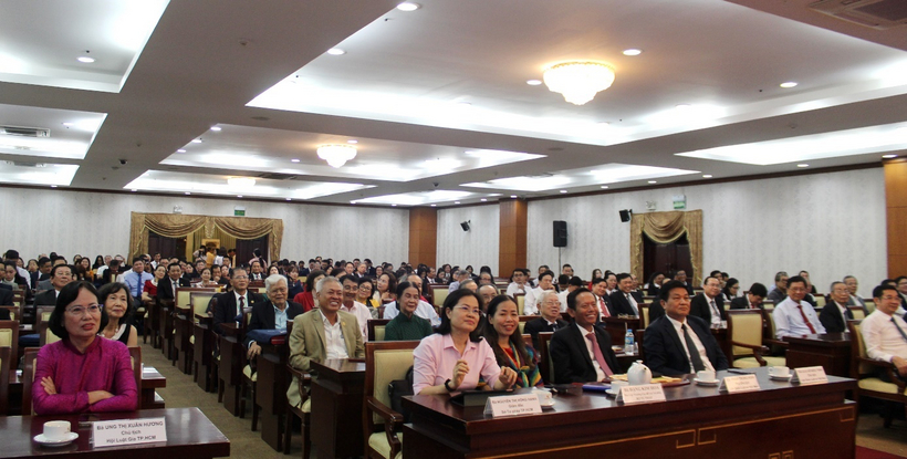 Các đại biểu tham dự buổi lễ.