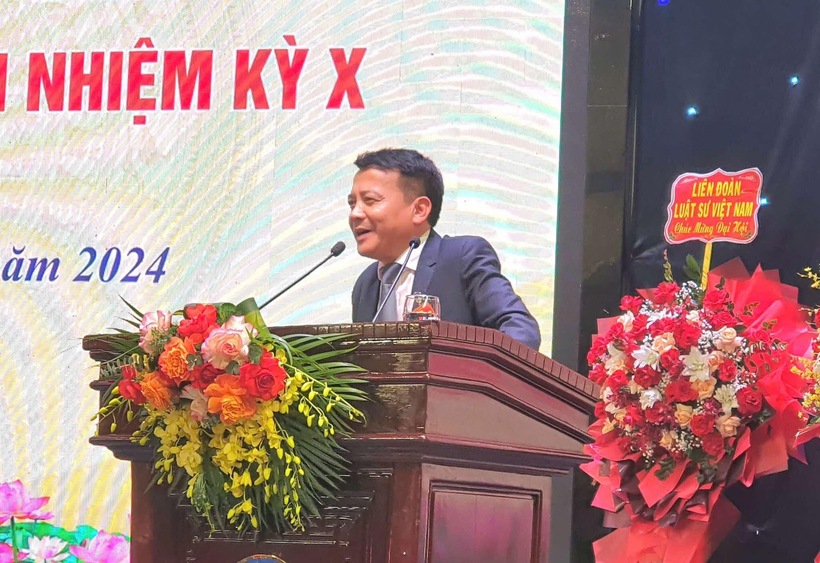 LS Hồ Xuân Hợp, Chủ nhiệm ĐLS tỉnh Nghệ An khóa X phát biểu tại đại hội.