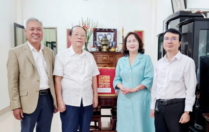 Luật sư Lê Hồng Nguyên đã gửi những lời chúc tốt đẹp đến Luật sư Lê Thúc Anh và gia đình.