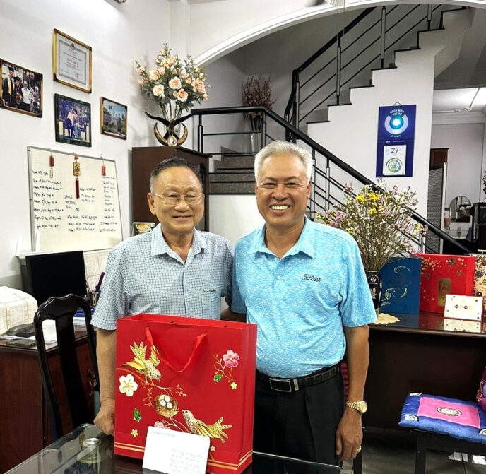 Luật sư Lê Hồng Nguyên thăm và chúc Tết Luật sư Nguyễn Văn Trung.
