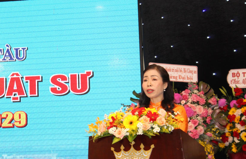 Đoàn Luật sư tỉnh Bà Rịa - Vũng Tàu tổ chức thành công Đại hội nhiệm kỳ VIII (2024 - 2029 ) 3 Bà Đặng Kim Hoa, Phó Cục trưởng Cục Bổ trợ tư pháp, Bộ Tư Pháp phát biểu tại Đại hội.