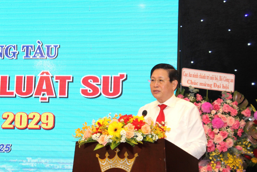 Đoàn Luật sư tỉnh Bà Rịa - Vũng Tàu tổ chức thành công Đại hội nhiệm kỳ VIII (2024 - 2029 ) 4 Ông Lê Ngọc Khánh, Phó Chủ tịch UBND tỉnh Bà Rịa - Vũng Tàu phát biểu tại Đại hội.