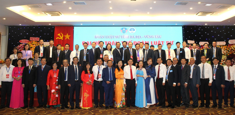 Đoàn Luật sư tỉnh Bà Rịa - Vũng Tàu tổ chức thành công Đại hội nhiệm kỳ VIII (2024 - 2029 ) 15 Các đại biểu tham dự Đại hội chụp ảnh lưu niệm.