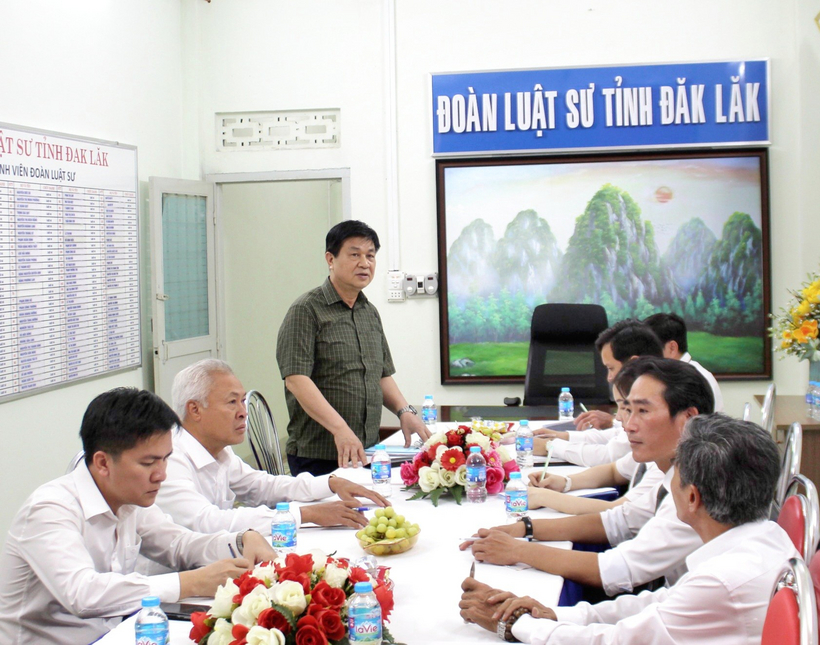 Chủ tịch Liên đoàn Luật sư Việt Nam thăm và làm việc với Ban Chủ nhiệm Đoàn Luật sư tỉnh Đắk Lắk 1 Luật sư, Tiến sĩ Đỗ Ngọc Thịnh Chủ tịch Liên đoàn Luật sư Việt Nam phát biểu tại buổi làm việc.