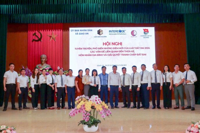 TỔ CHỨC TUYÊN TRUYỀN, PHỔ BIẾN PHÁP LUẬT CHÀO MỪNG KỶ NIỆM 80 NĂM NGÀY TRUYỀN THỐNG LUẬT SƯ VIỆT NAM 11 2Q 15