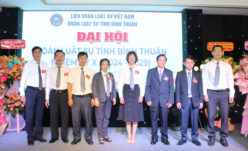 Ban Chủ nhiệm, Hội đồng Khen thưởng, Kỷ luật Đoàn Luật sư tỉnh Bình Thuận nhiệm kỳ X (2024-2029) ra mắt đại hội.