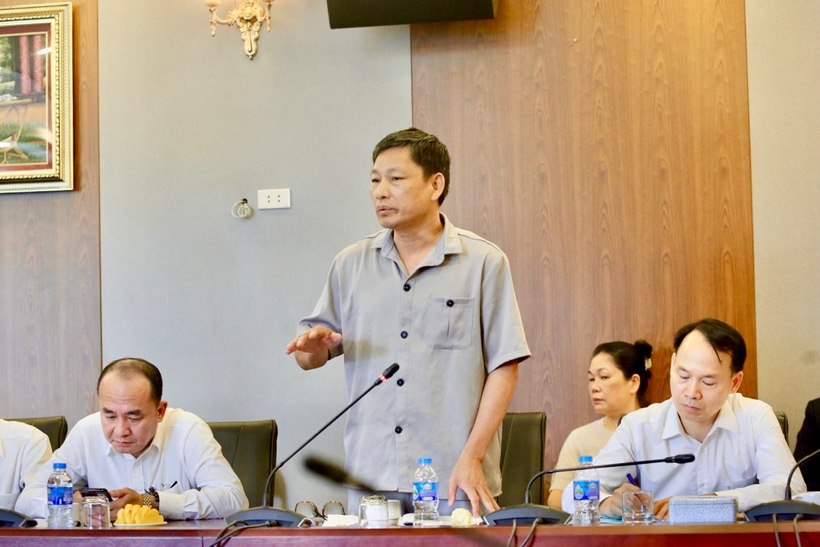 Luật sư Nguyễn Phúc Tiến, Chủ nhiệm Đoàn Luật sư tỉnh Phú Thọ cho ý kiến tại hội thảo.