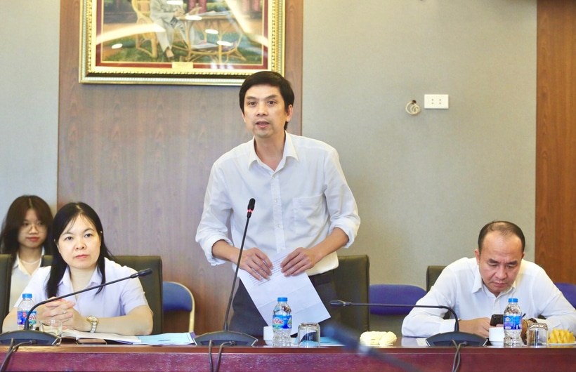 Luật sư Nguyễn Văn Phúc, Chủ nhiệm Đoàn Luật sư tỉnh Hưng Yên cho ý kiến tại hội thảo.