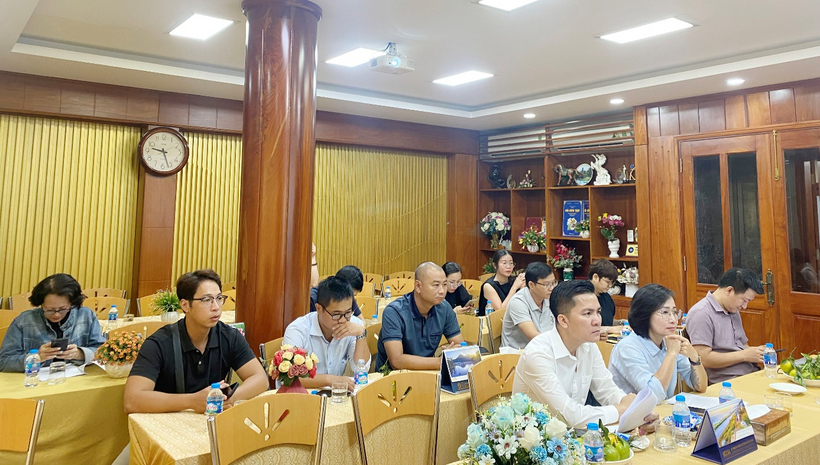 Các đại biểu tham dự buổi gặp mặt.