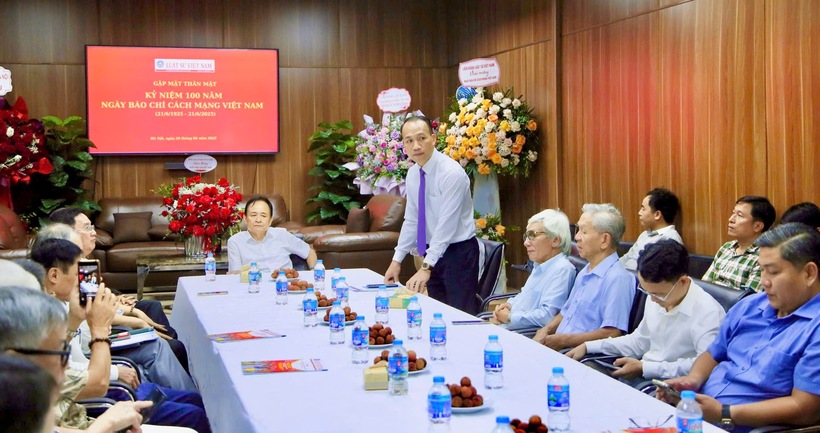 Tạp chí Luật sư Việt Nam gặp mặt thân mật nhân Kỷ niệm 100 năm Ngày Báo chí Cách mạng Việt Nam 2 Luật sư Nguyễn Xuân Anh phát biểu chúc mừng.