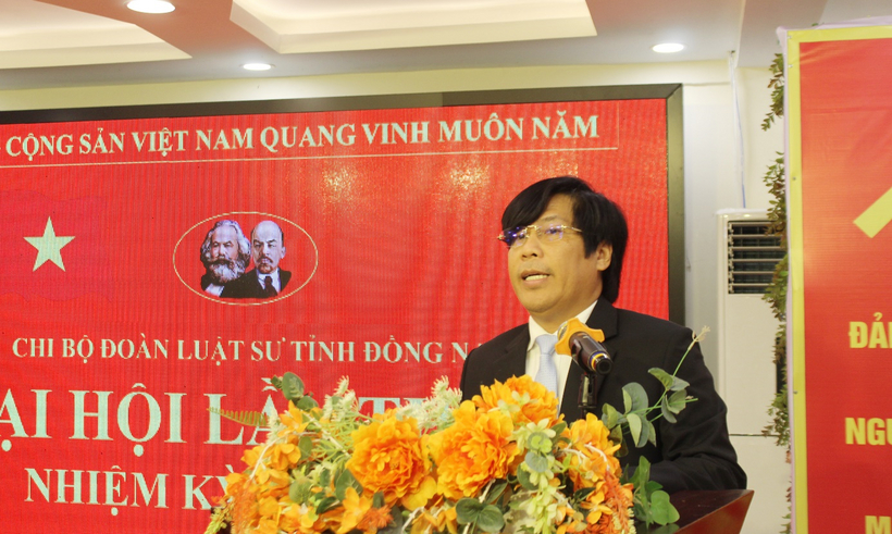 Đại hội Chi bộ Đoàn Luật sư tỉnh Đồng Nai: Xây dựng đội ngũ luật sư vững mạnh, đáp ứng yêu cầu thời kỳ mới 8 Luật sư Trần Cao Đại Kỳ Quân, Phó Chủ nhiệm báo cáo tại Đại hội.