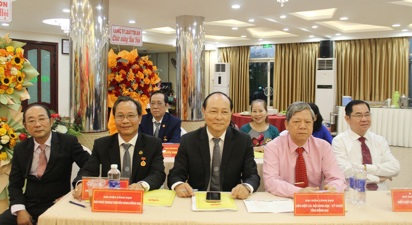 Đại hội Chi bộ Đoàn Luật sư tỉnh Đồng Nai: Xây dựng đội ngũ luật sư vững mạnh, đáp ứng yêu cầu thời kỳ mới 13 Đại biểu tham dự Đại hội.