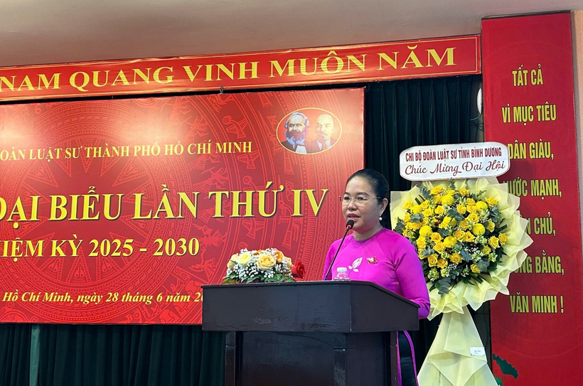 Đại hội Đảng bộ Đoàn Luật sư TP. Hồ Chí Minh nhiệm kỳ 2025 - 2030 4 Bà Lê Thị Hồng Nga phát biểu tại Đại hội.