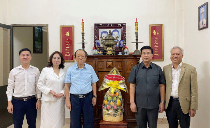 Luật sư, Tiến sĩ Đỗ Ngọc Thịnh thăm hỏi và tri ân Luật sư Lê Thúc Anh và gia đình.