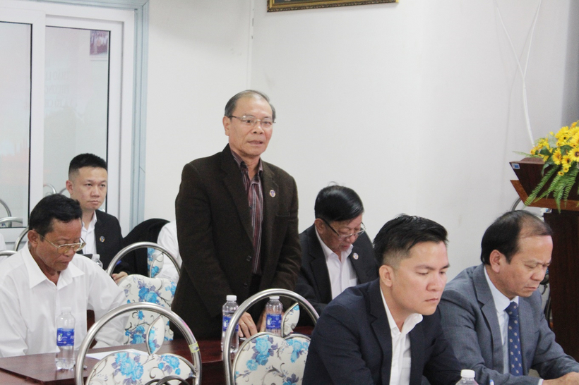 Luật sư Trần Văn Ninh, Chủ tịch Hội đồng Khen thưởng, Kỷ luật Đoàn Luật sư tỉnh Lâm Đồng góp ý tại Hội nghị.