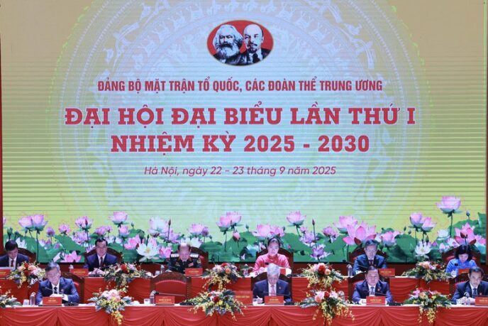 Khai mạc trọng thể Đại hội đại biểu Đảng bộ Mặt trận Tổ quốc, các đoàn thể Trung ương lần thứ I- Ảnh 2.