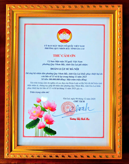 Đoàn Luật sư tỉnh Gia Lai đã tổ chức trao hỗ trợ cho các hộ gia đình tại địa phương chịu ảnh hưởng nghiêm trọng sau thiên tai 10 10