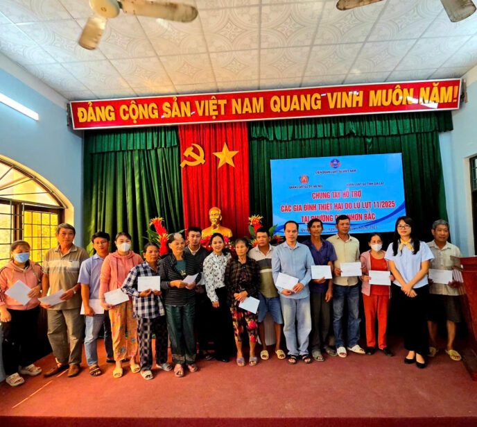 Đoàn Luật sư tỉnh Gia Lai đã tổ chức trao hỗ trợ cho các hộ gia đình tại địa phương chịu ảnh hưởng nghiêm trọng sau thiên tai 5 5
