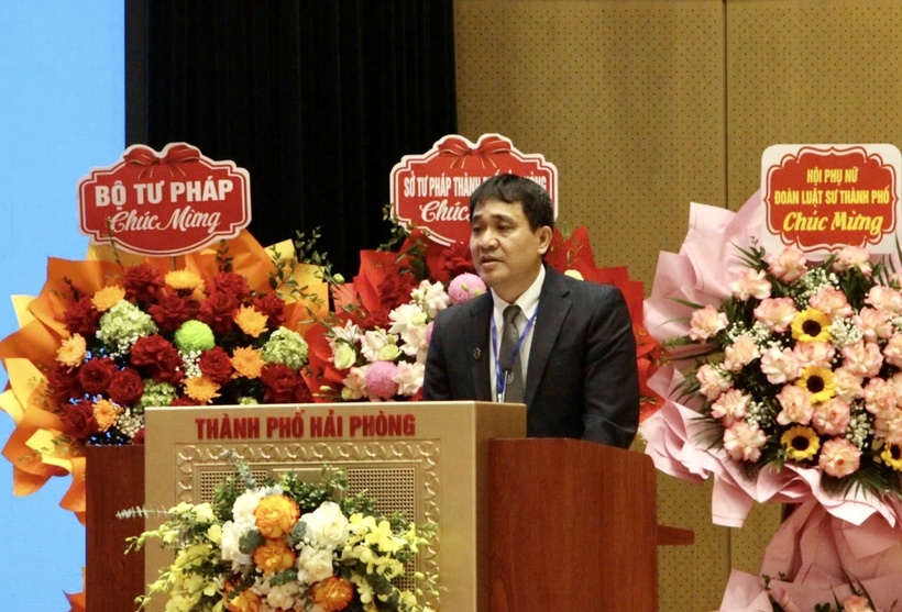 Đoàn Luật sư TP. Hải Phòng tổ chức thành công Đại hội lần thứ I, nhiệm kỳ 2025-2030 3 Luật sư Đỗ Thanh Bình, Phó Chủ nhiệm phụ trách Đoàn Luật sư TP. Hải Phòng trình bày Báo cáo tại Đại hội.