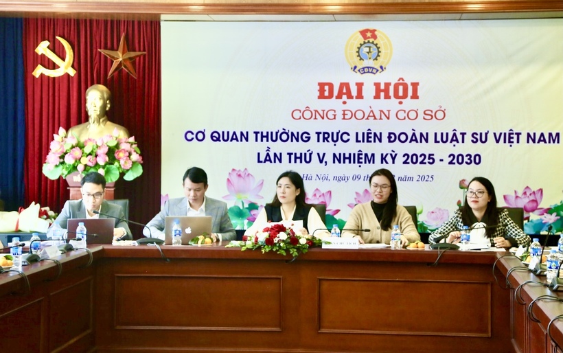 Ban Chấp hành Công đoàn Cơ quan thường trực Liên đoàn Luật sư Việt Nam điều hành đại hội.